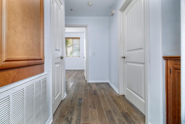 Building Photo - 2 Bed | 2 Bath | 1,293 Sq Ft