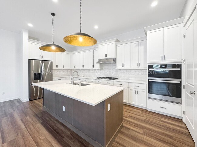 Building Photo - 2197 N Leatherwood Ave