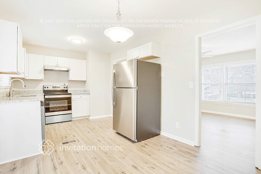 Building Photo - 1588 Hampshire Pl