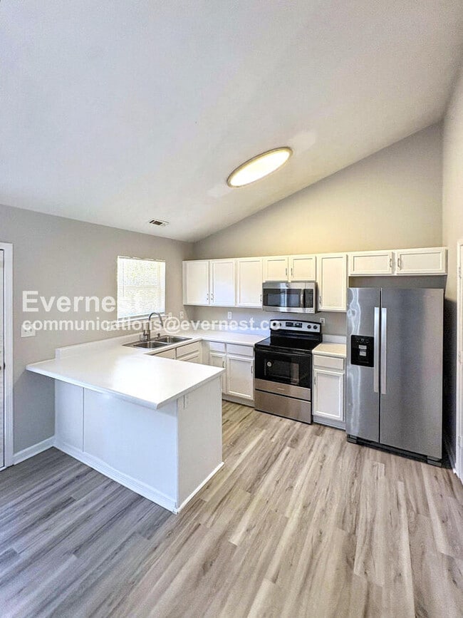 Building Photo - 7011 Regency Ln