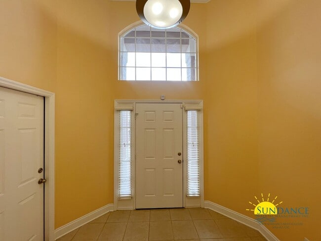 Building Photo - Spacious 3-Bedroom Home with Florida Room in the Heart of Fort Walton Beach!