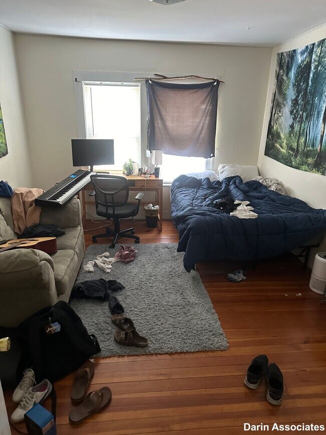 Building Photo - Tufts University Off Campus Crib!   2 Park...