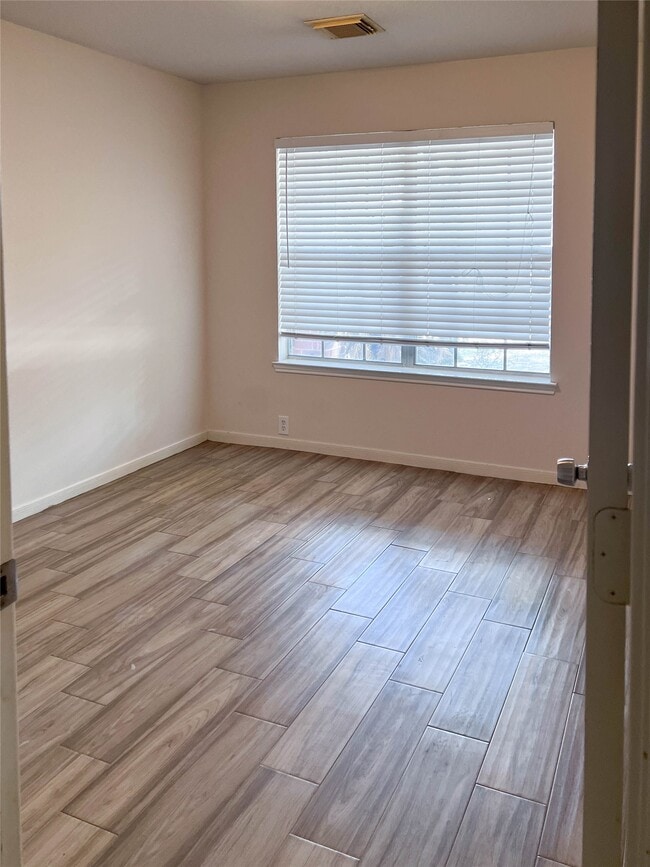 Building Photo - 659 Cypresswood Trce