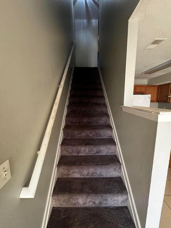 Building Photo - 230 Mousas Way