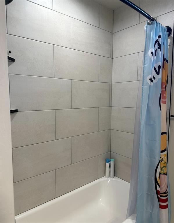 Building Photo - 812 Fox Hollow Dr