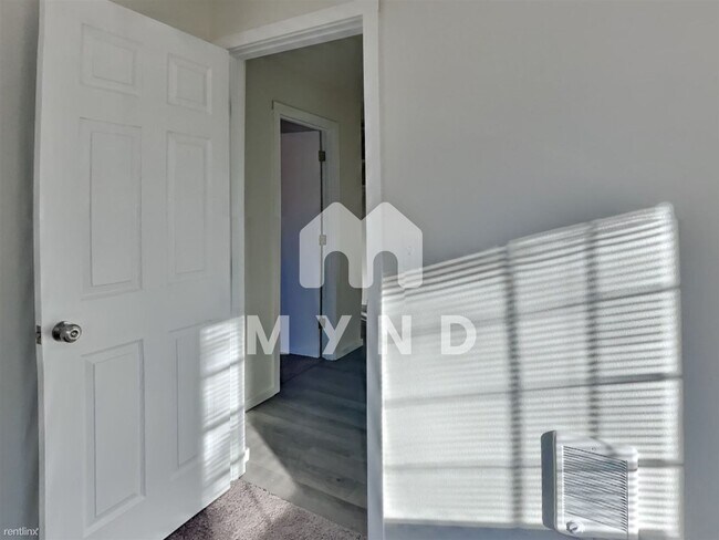 Building Photo - 2 br, 1 bath House - 7203 SE Harmony Dr