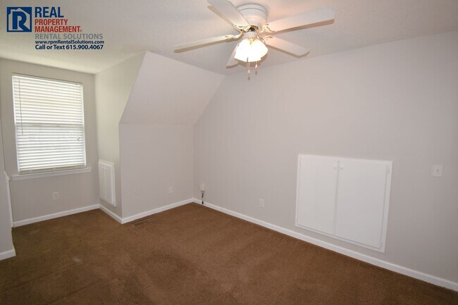 Building Photo - Great 3 bedroom home in Murfreesboro! Atta...