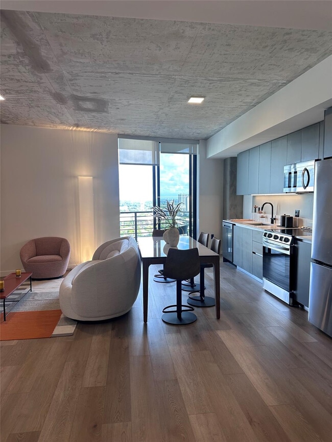 Building Photo - 307 SW 5th St