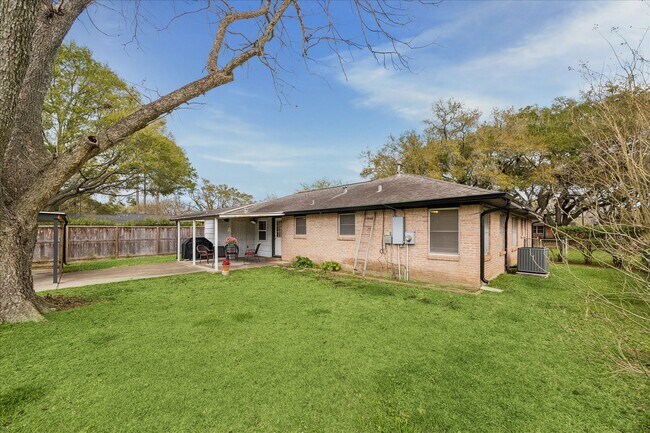 Building Photo - 510 S Belknap St