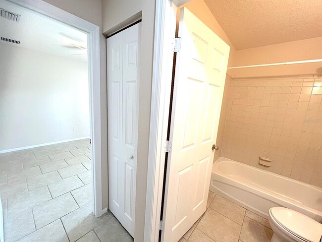 Building Photo - 14 Buttonwood Ln