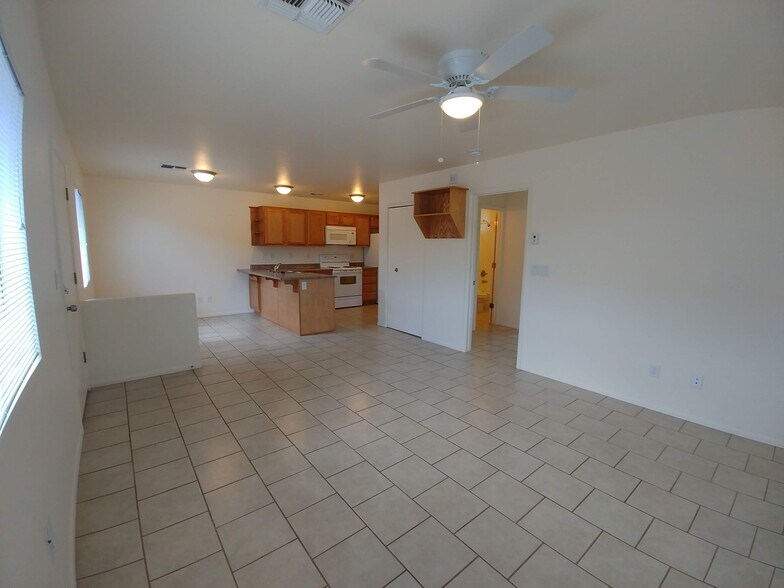 Building Photo - 90 E Cliff House Dr