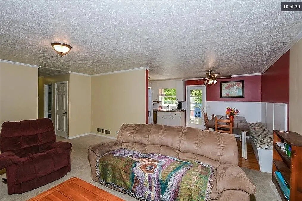 Building Photo - Room in House on Jacee Cir
