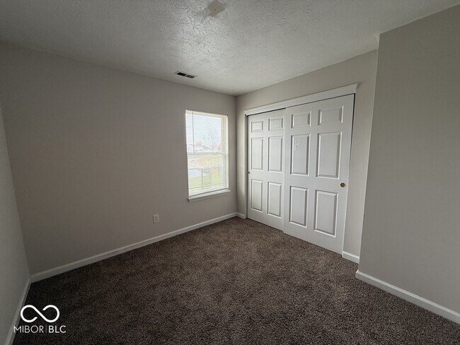 Building Photo - 7202 Parklake Cir