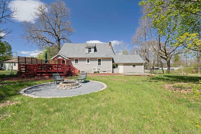 Building Photo - 1604 NY-9G
