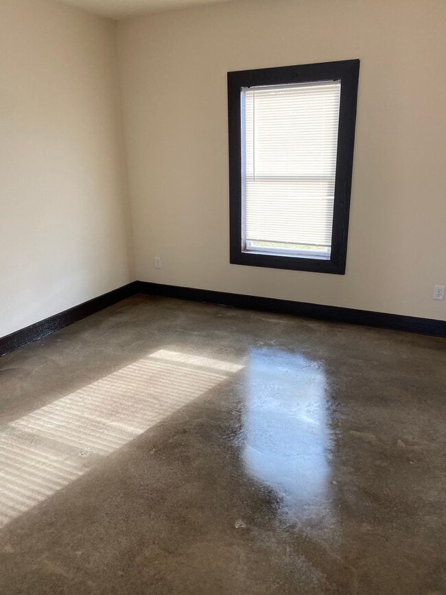 Building Photo - Barndo! Half acre lots! Country living!