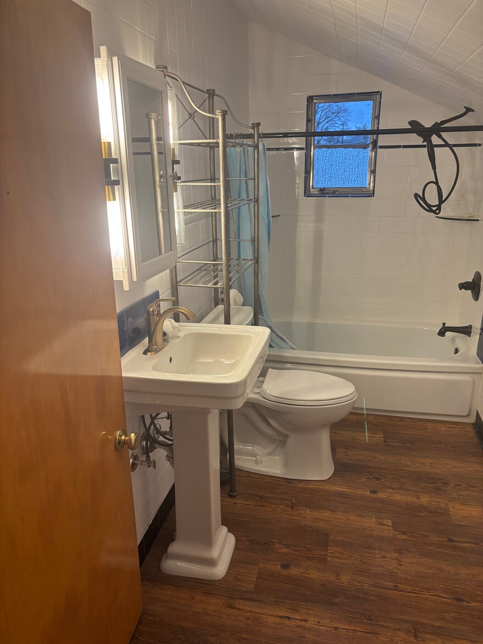 Building Photo - 554 Eastern Pky