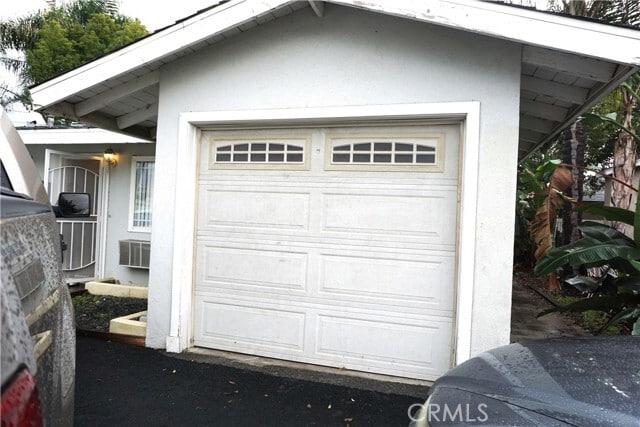 Building Photo - 10553 Poplar St