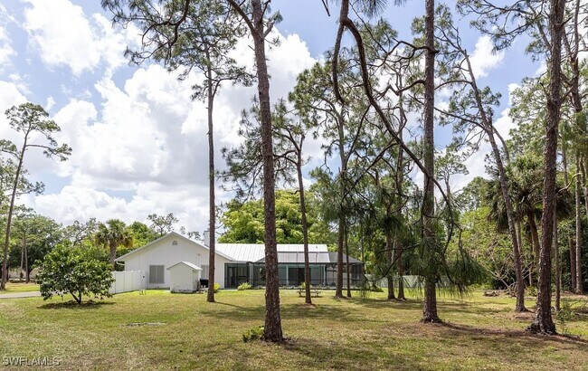 Building Photo - 5588 Wendy Ln