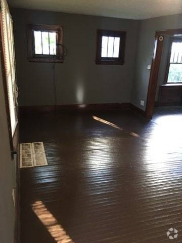 Building Photo - 112 Leora St