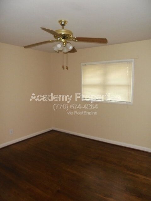 Building Photo - 105 E Mimosa Dr