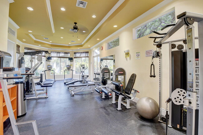 Building Photo - 950 Lavers Cir
