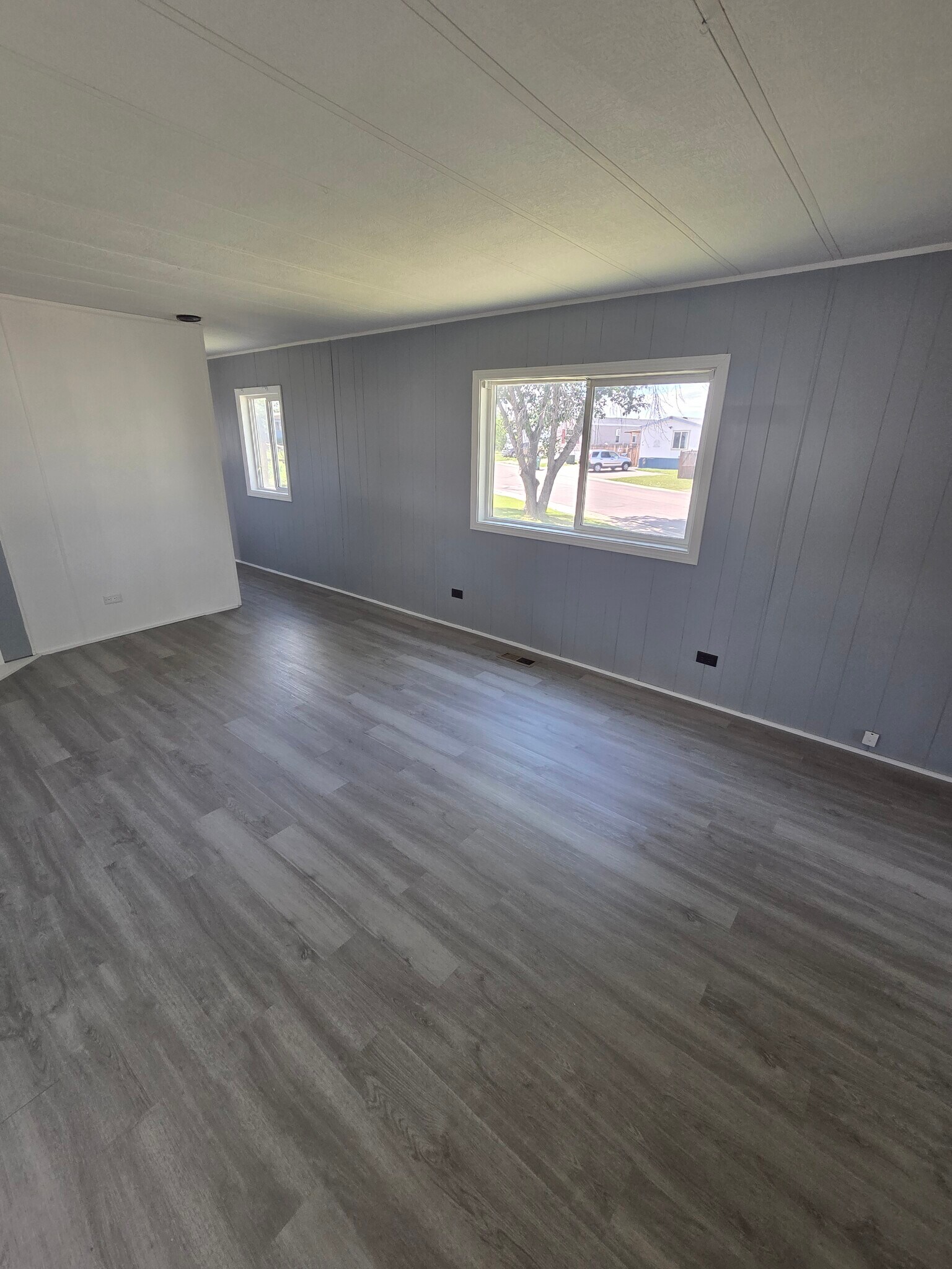 Building Photo - 1511 Mydland Rd