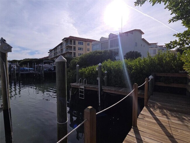 Building Photo - 1515 Pinellas Bayway S