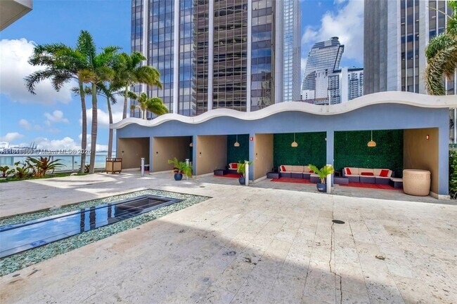 Building Photo - 50 Biscayne Blvd