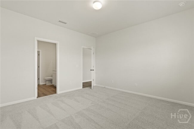 Building Photo - 251 Shade Tree Dr