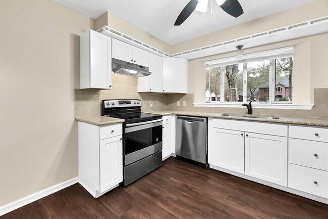 Building Photo - 2607 Creekhickory Rd