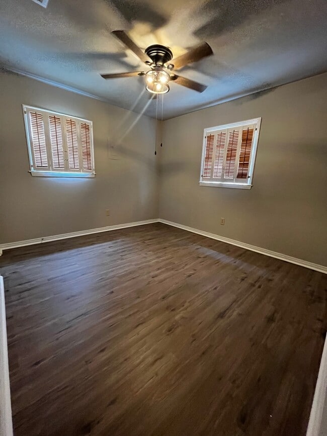 Building Photo - 6650 Zeigler Blvd