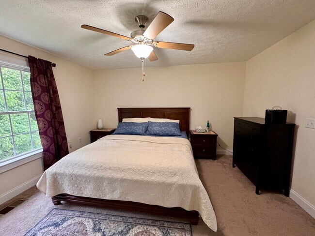 Building Photo - Townhouse for Rent in Spring Oaks!