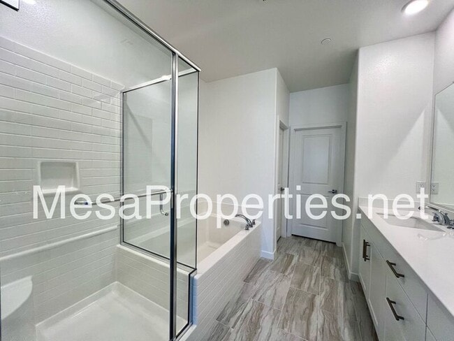 Building Photo - 16680 Yarrow Ln