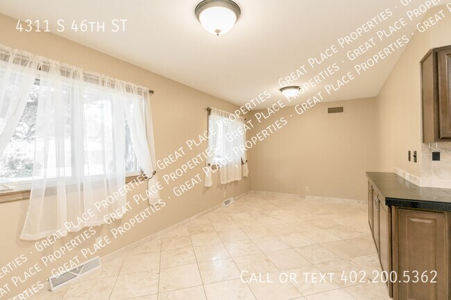 Building Photo - 4311 S 46th St