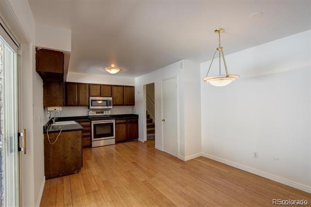 Building Photo - 6233 W Caley Ave