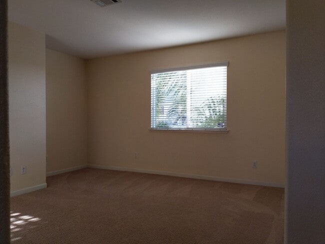 Building Photo - North Vacaville Location!