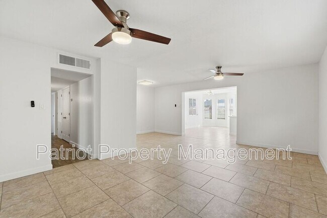 Building Photo - 3701 W Keim Dr