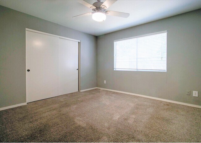 Building Photo - 1756 E Kesler Ln
