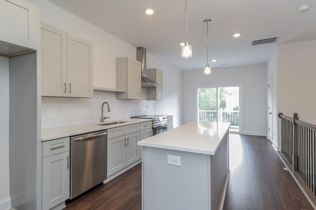 Building Photo - Beautiful 3BR 3.5BA Townhome w/ Full Appliance Kitchen • Garage Parking in West End