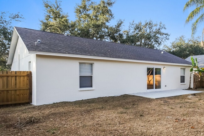 Building Photo - 306 Carriage Crossing Cir