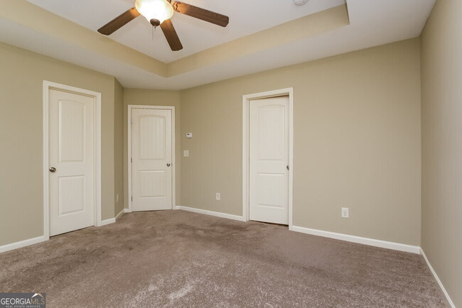 Building Photo - 526 Hill Crest Cir