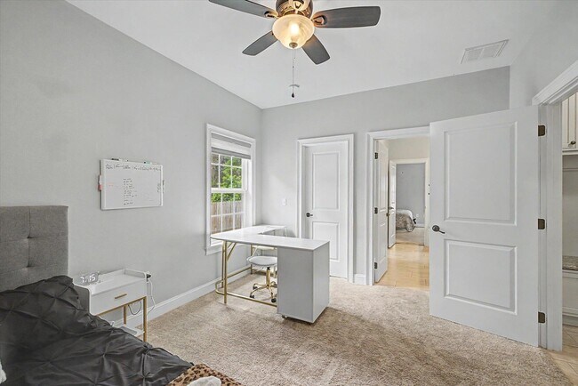 Building Photo - 7492 Sunny Mariana Ct