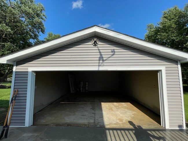 Building Photo - 241 Madison Ave