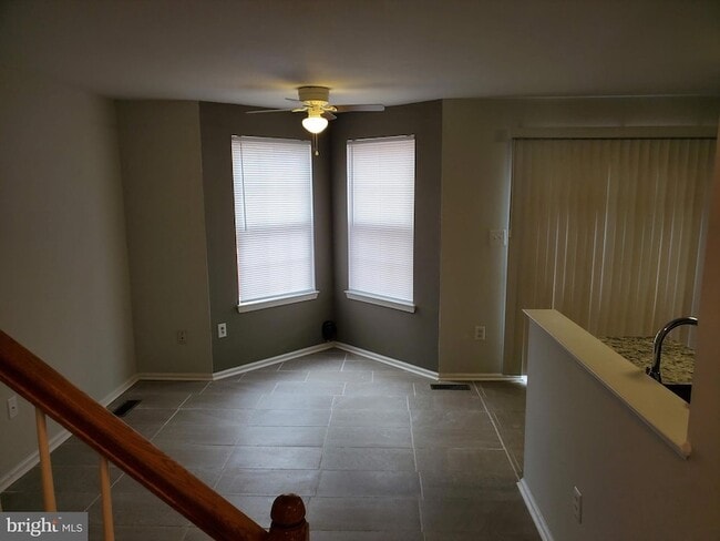 Building Photo - 3344 Vineland Pl