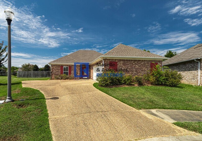 Primary Photo - Beautiful 3 bedroom, 2 bathroom house in B...