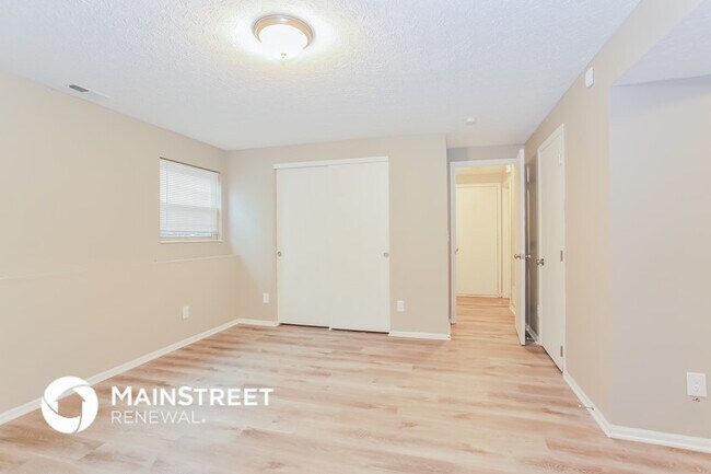 Building Photo - 1527 Berkhard Dr