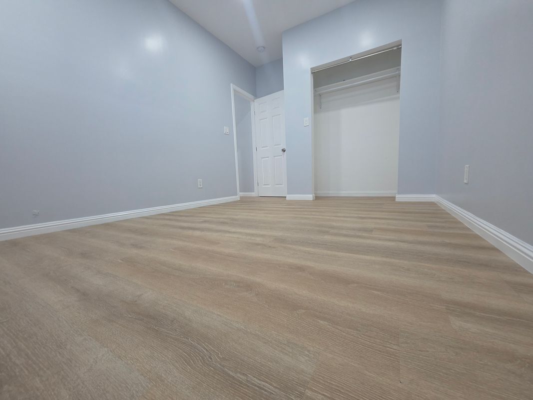 Building Photo - 1715 W 64th St