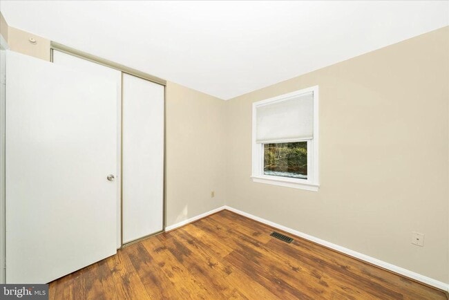 Building Photo - 106 Lamont Ln