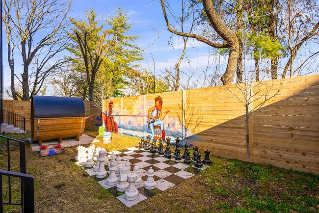 Building Photo - 554 Rosedale Ave