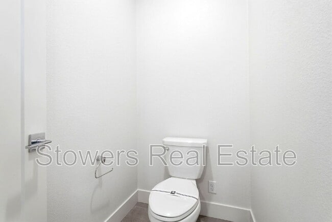 Building Photo - 6336 Moser Wy